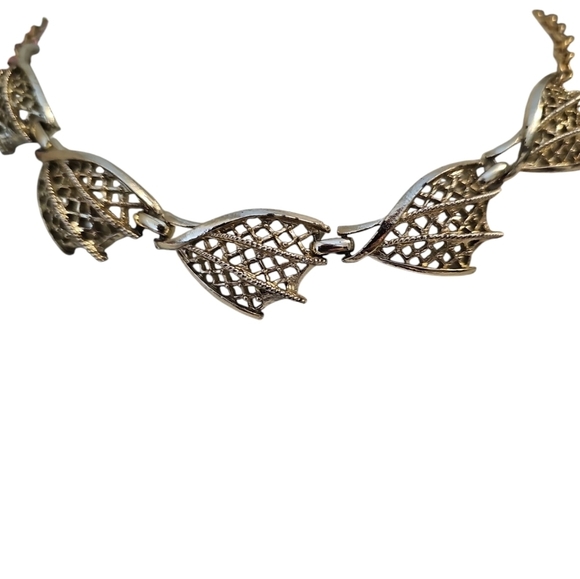 Vintage Coro hinged link choker necklace, 5 gold tone links of spider web 70s - Picture 4 of 5